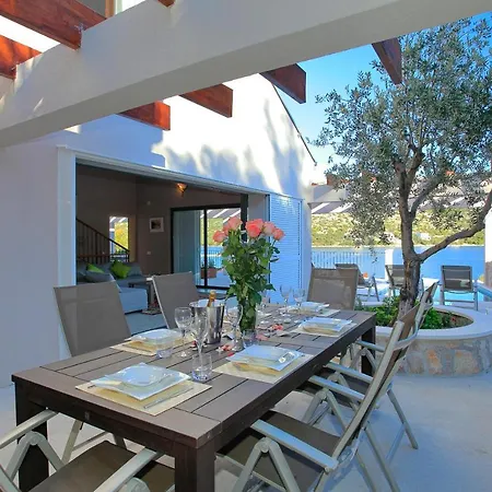 Tapenade Villa *