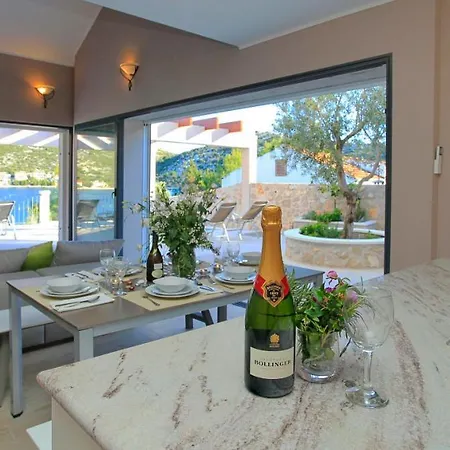 Tapenade Villa Lastovo